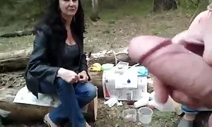 トランスの大きなコックを舐めてる