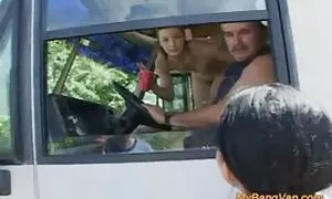 ロシアはフェラチオとお尻でクソをしています 女子 の ため の アダルト 動画