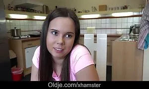 ジューシーなイスラム教徒の女性は甘いblowjob 女子 の ため の アダルト 動画