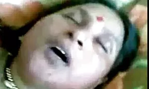 男はすべての穴に酔って雌犬をねじ込んでいます 女の子 の ため の h な 動画