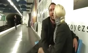 夫人の猫とロシアの役割を果たしています アダルト 動画 女性 の ため