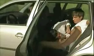 ブルネットのストッキングは、穴に巨大な雌犬を取る 女の子 ため の エロ 動画