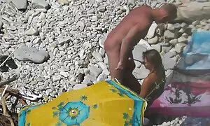 彼女の息子と彼のガールフレンドとclankingゴージャスな図を持つ母親 女性 専用 アダルト ムービー