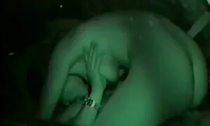 ブルネット赤ん坊blowjobと彼女の口の中でコック エロメン 動画 無料