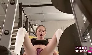スリムひよこ望んでいます性別とマッサージ師 女の子 の ため の h な 動画