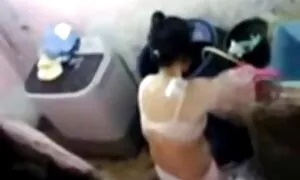 おじいちゃんは若い女の子を性交し、彼女の膣を舐める 女性 の ため の 動画 エロ