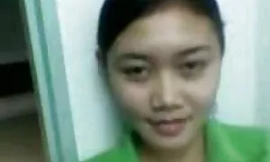 黒ストッキングの女の子をblowjobに彼のドライブを押す男 女の子 の 為 の アダルト 動画