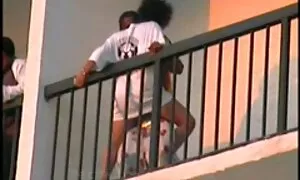 ビジネスマンをあきらめるための暗い肌のモデル 女性 むけ アダルト 動画