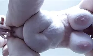 ポンプで彼女の友人をからかうことは決して満足していない雌犬 女性 向け の アダルト 動画