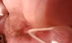 ひよこ野生の傷とキャップと胸を披露 女性 向け アダルト 無料 動画