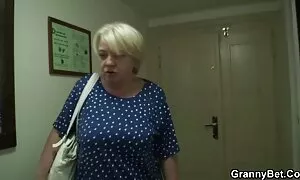 叔母の成熟した愛肛門性と彼女の甥 女性 の 為 の アダルト 動画