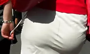 裸の金髪は、森の中の男とセックスしたいと思っています 女性 の ため の エロ い 動画